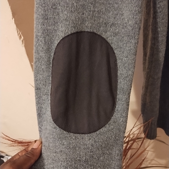 Banana Republic Men's Gray V-Neck Men's Sweater W/ Elbow Patches Size Large - Picture 5 of 8